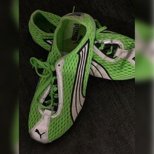 Puma shoes women!!
